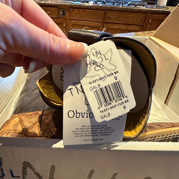 Tin Haul Ladies Boots Wild Thing With Cheetah Sole - Picture 2 of 4